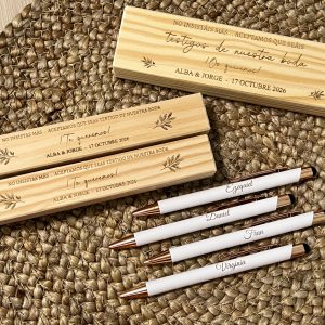 Estuche de madera con bolígrafo personalizado